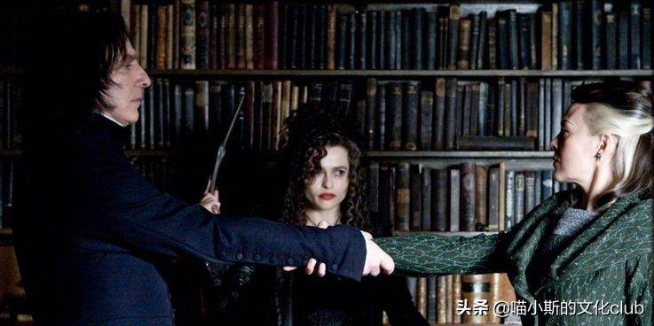 《哈利·波特》第一黑女巫！因為迷戀佛地魔，不管血緣與年紀都逃不過她的手掌心！- 我們用電影寫日記
